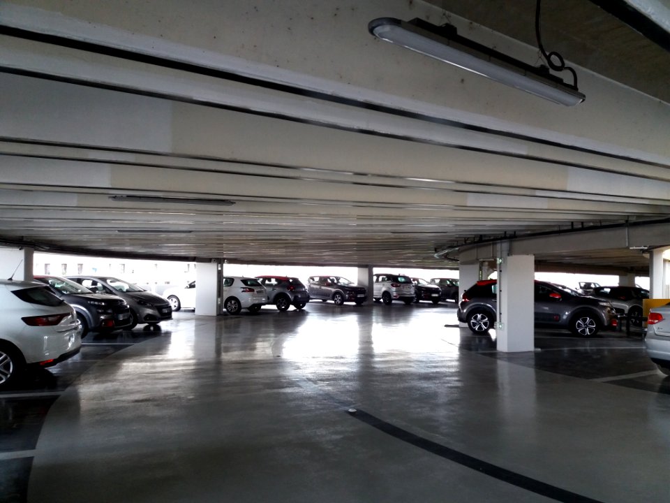 Lyon 3e - Parc des Halles, niveau 7, parkings