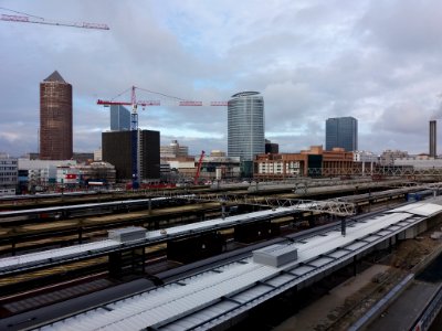 Lyon 3e - Gare de Lyon-Part-Dieu - Vue depuis le parking des loueurs (2)
