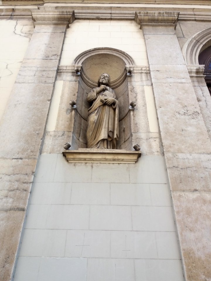 Lyon 7e - Église Notre-Dame-Saint-Louis, statue à gauche du portail