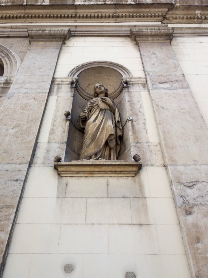 Lyon 7e - Église Notre-Dame-Saint-Louis, statue à droite du portail