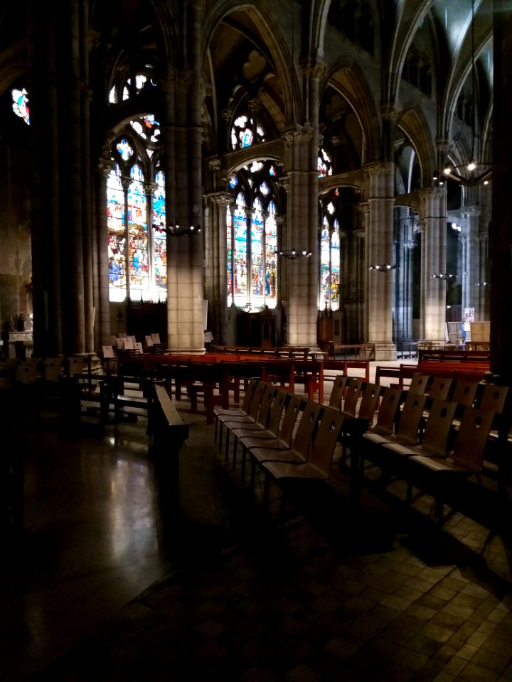 Lyon 7e - Église Saint-André, côté droit, côté chœur