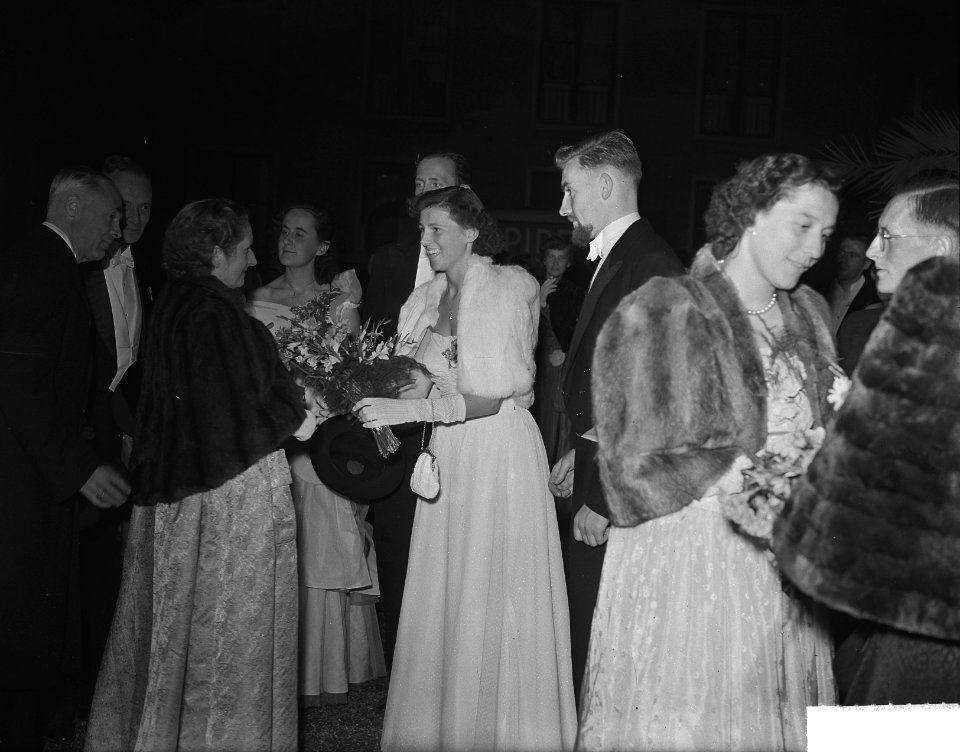 Lustrum Utrechtse Studentencorps. Studenten in galakleding, Bestanddeelnr 904-6617