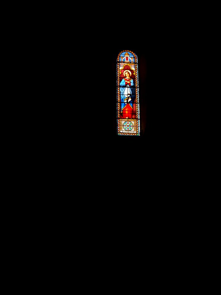 Lussas - Église Le Nom de Marie, vitrail