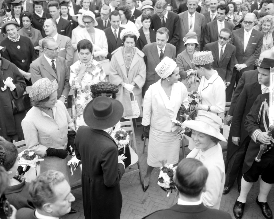 Lustrum Amsterdamse studenten, opening door prins Bernhard koppen prinsessen Bea, Bestanddeelnr 914-0493