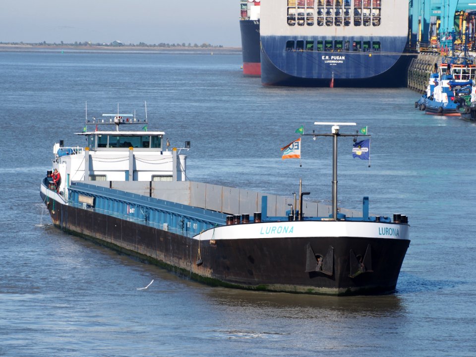 Lurona (ship, 1995), ENI 02207080, Port of Antwerp pic2