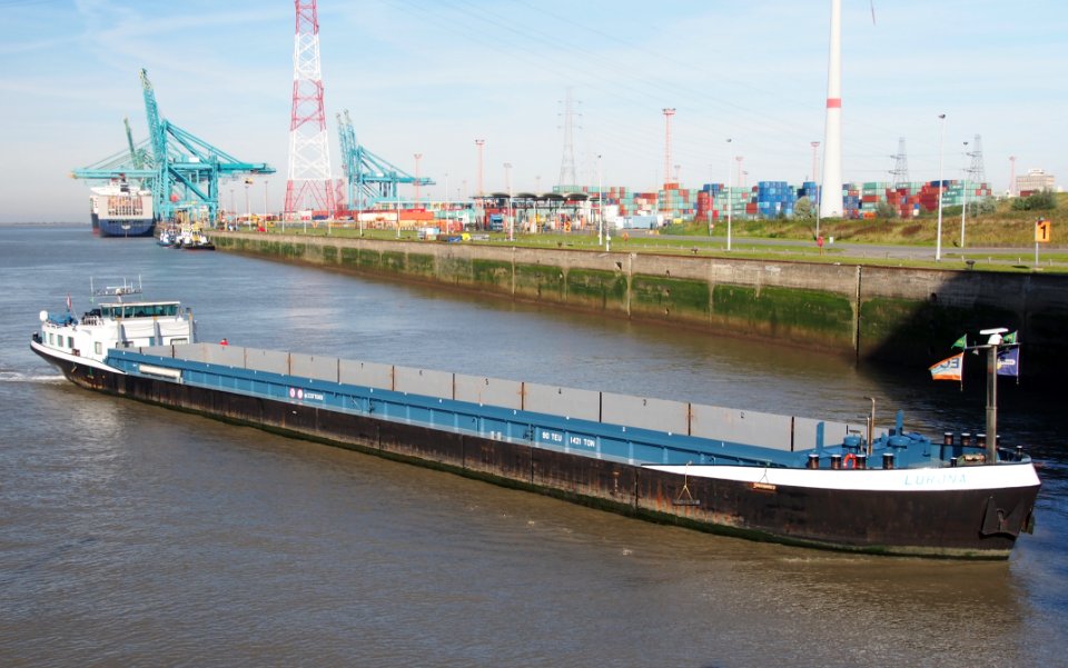 Lurona (ship, 1995), ENI 02207080, Port of Antwerp pic6