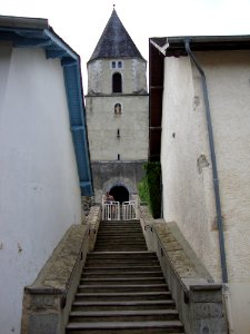 Lurbe-Saint-Christeau (Pyr-Atl, Fr) Escalier et tour de l'église