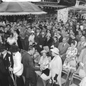Lustrum Amsterdamse studenten, prins Bernhard , prinses Irene en prinses Beatrix, Bestanddeelnr 914-0516