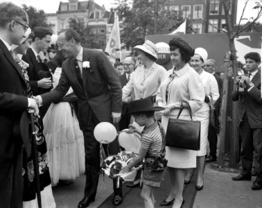 Lustrum Amsterdamse studenten, opening door prins Bernha prinsessen Beatrix en I, Bestanddeelnr 914-0491