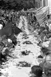 Lustrum diner 2000 studenten met Prinses Beatrix Leiden, Bestanddeelnr 911-3410