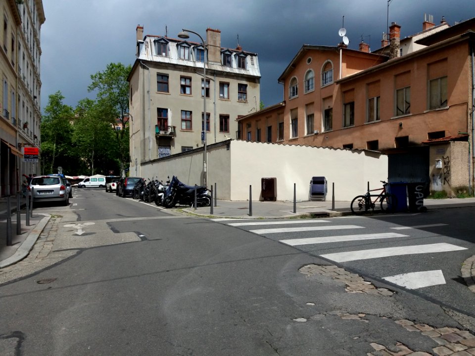 Lyon 1er - Rue de Vauzelles, côté nord, depuis la rue de Crimée