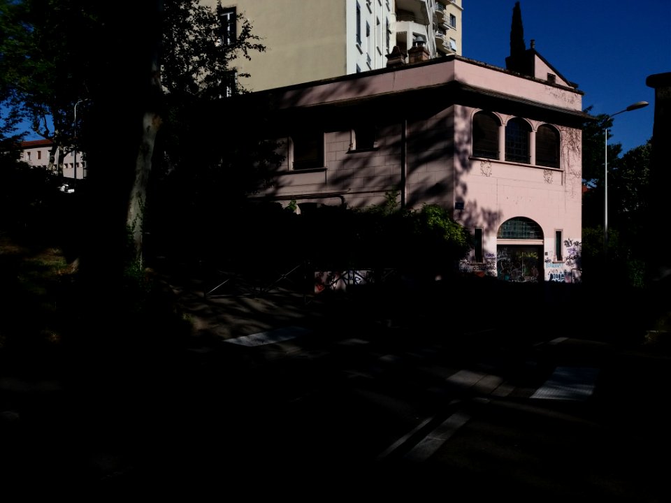 Lyon 1er - Rue de la Poudrière, maison rose