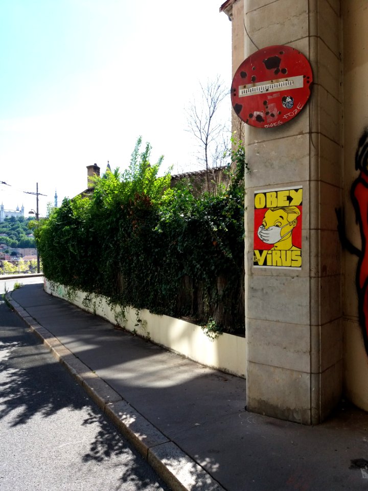 Lyon 1er - Rue des Tables Claudiennes - Panneau sens interdit, en venant de la rue Neyret