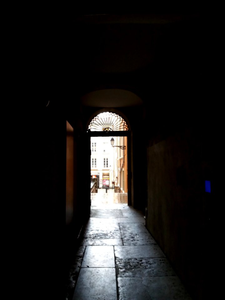 Lyon 1er - Rue des Capucins, numéro 6, cour (2)