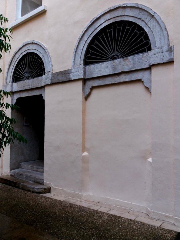 Lyon 1er - Rue des Capucins, numéro 6, cour (4)