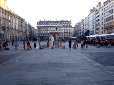 Lyon 1er - Place des Terreaux - Nouvelles fontaines photo