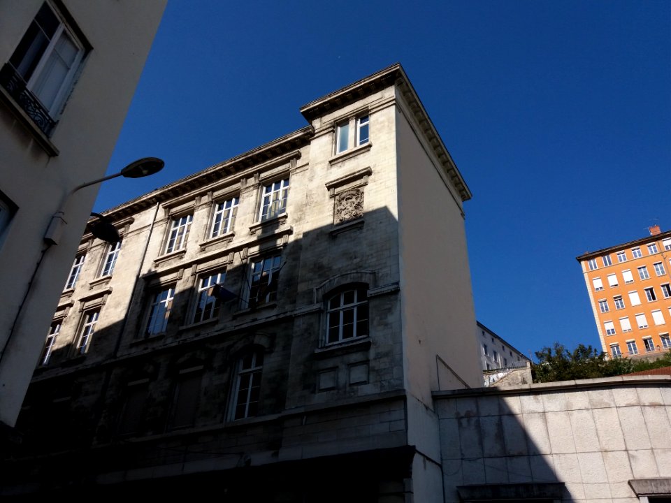 Lyon 1er - Rue d'Alsace-Lorraine, façade de l'école Michel Servet