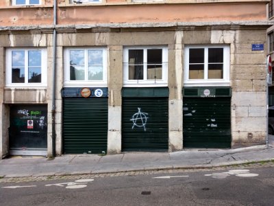 Lyon 1er - Rue de Flesselles, garages de la maison Brunet