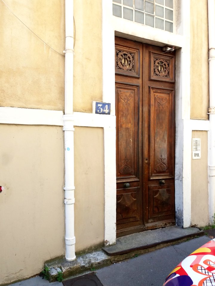 Lyon 1er - Rue de Crimée, porte en bois au numéro 34