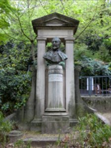 Lyon 1er - Place Croix-Paquet - Statue de Jules Coste-Labaume 01
