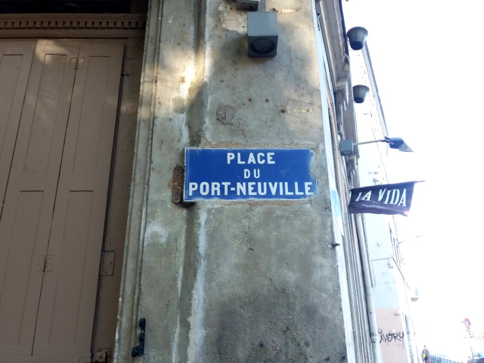 Lyon 1er - Place du Port-Neuville, plaque