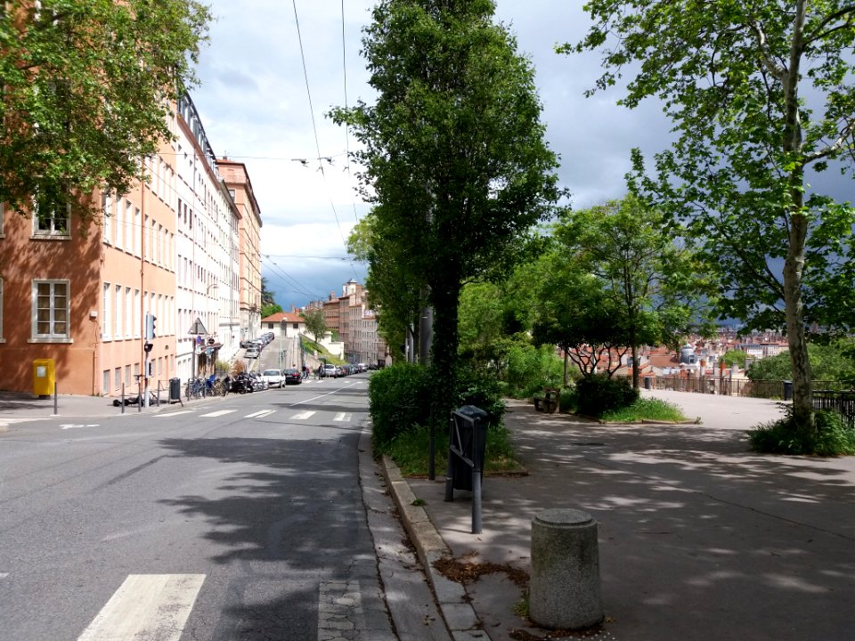 Lyon 1er - Place Rouville, depuis le cours Général Giraud