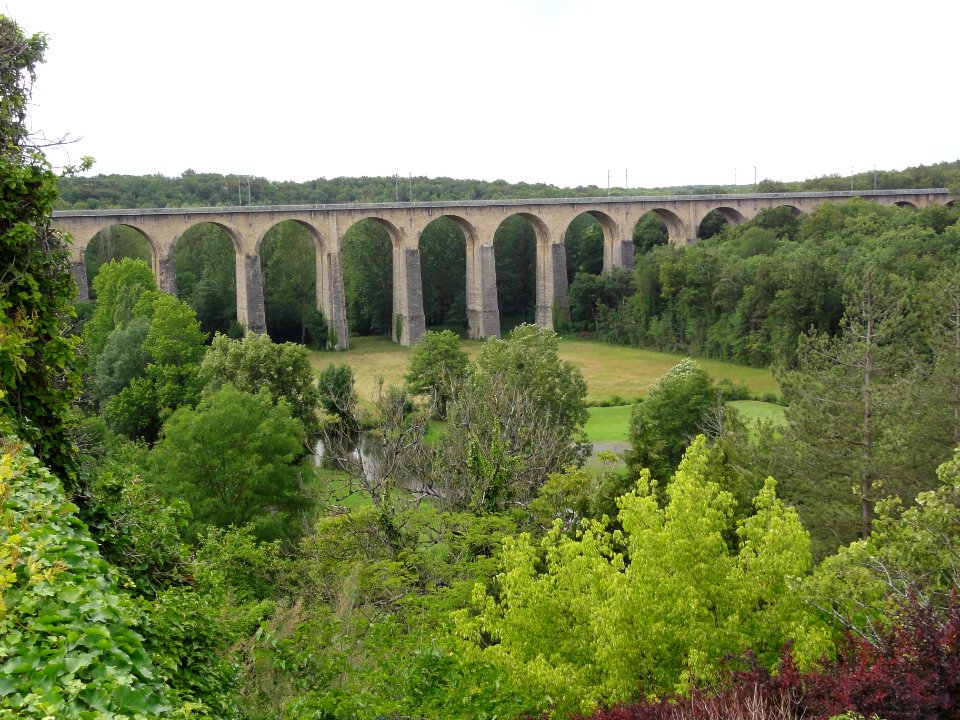 Lusignan (Vienne) viaduc