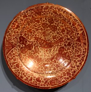 Luster Hispano-Moresque dish with bird and foliate motifs, Newark Museum
