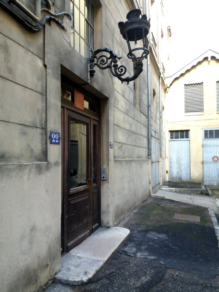 Lyon 1er - Place du Port-Neuville - Porte des 22 et 23 quai Saint-Vincent