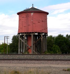 Lusk redwood water tank (1)