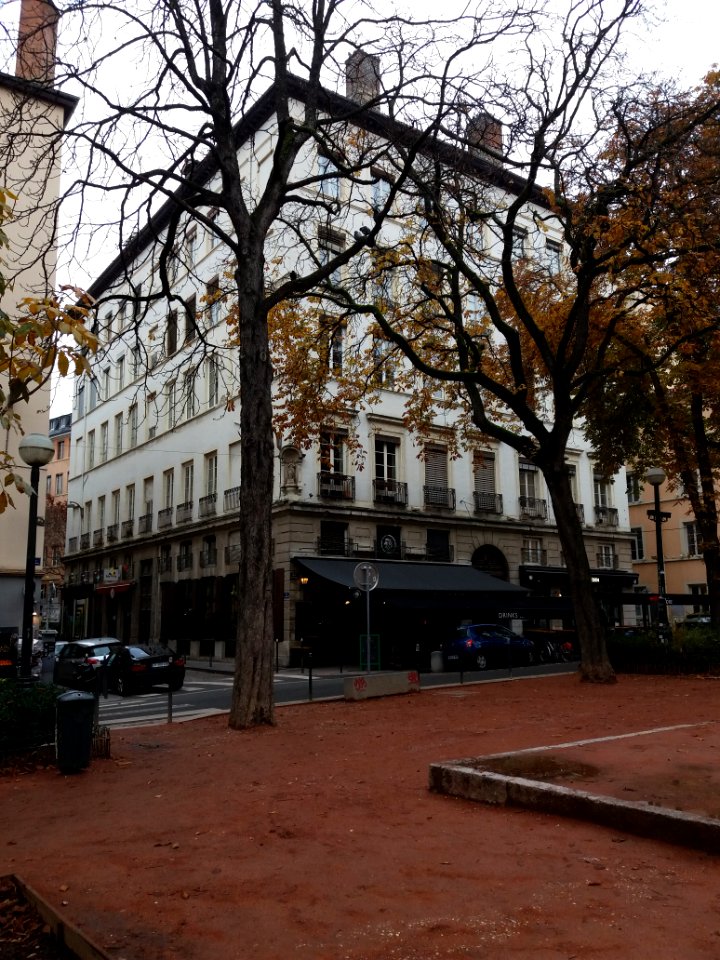 Lyon 1er - Place Sathonay, immeuble au numéro 4