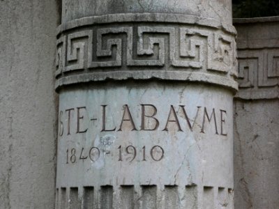 Lyon 1er - Place Croix-Paquet - Statue de Jules Coste-Labaume 03