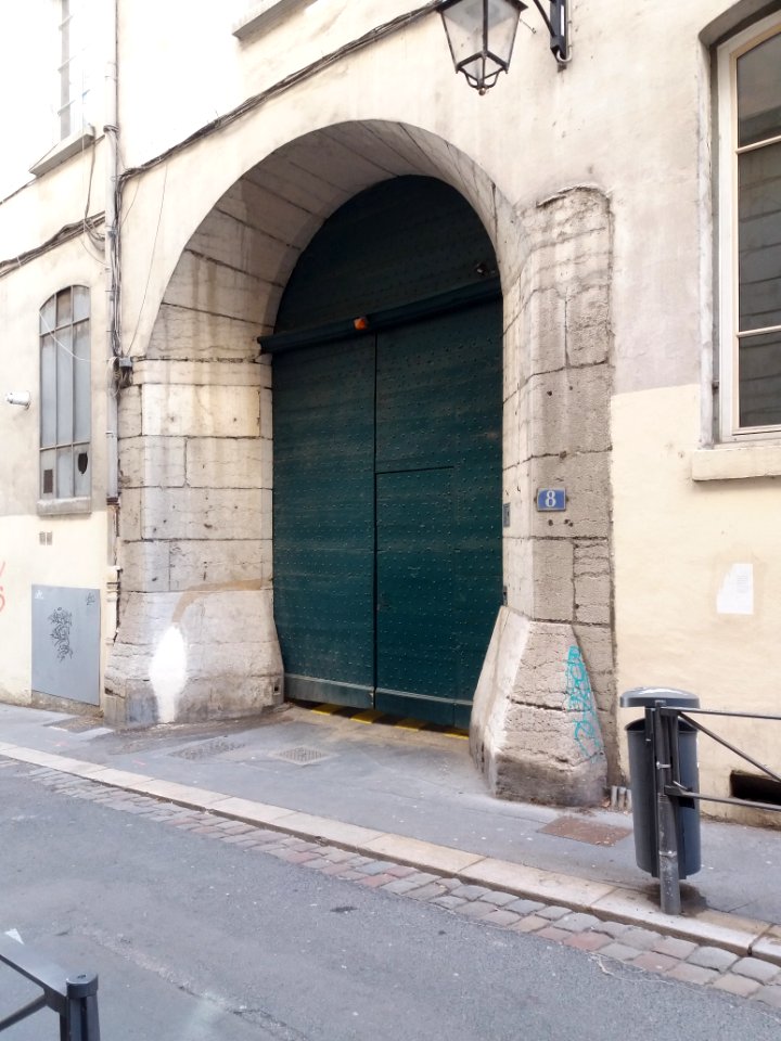 Lyon 1er - Petite rue des Feuillants - Porte au numéro 8