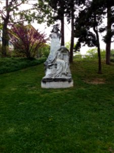Lyon 1er - Place Bellevue, statue de Sully Prudhomme, par Marius Léon Cladel