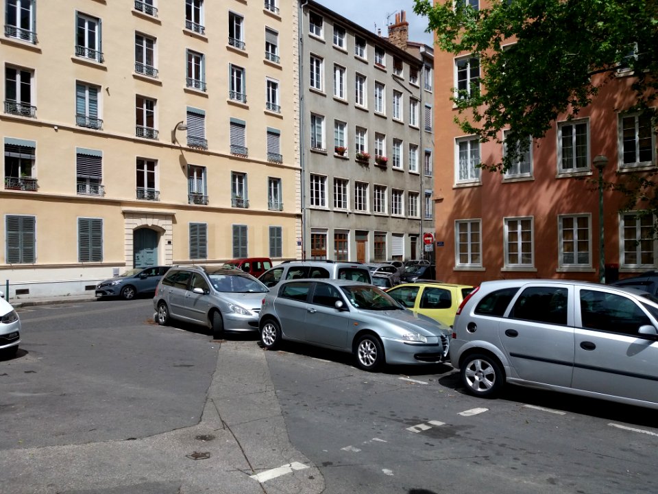 Lyon 1er - Place Rouville, et début de la rue Rivet