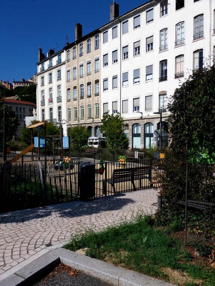 Lyon 1er - Place Louis Chazette, immeuble Soufflot (3)