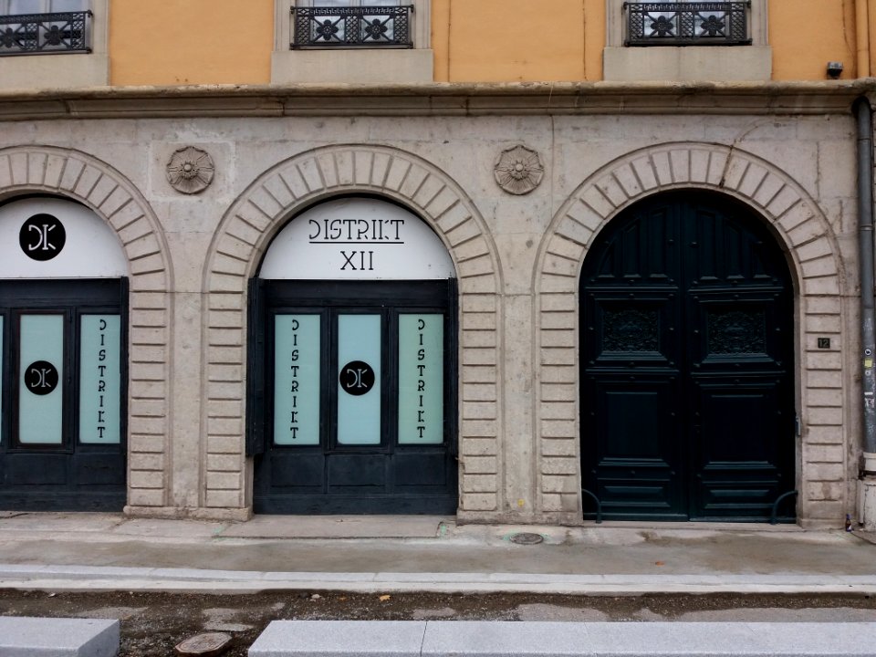 Lyon 1er - Quai Saint Vincent - Portes au numéro 12