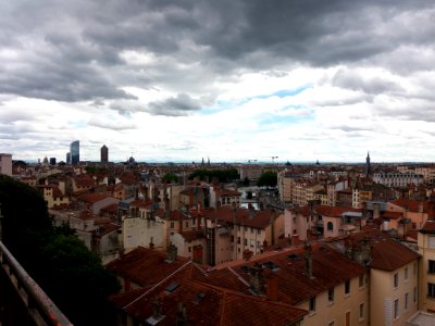 Lyon 1er - Place Rouville, vue sur le centre de Lyon