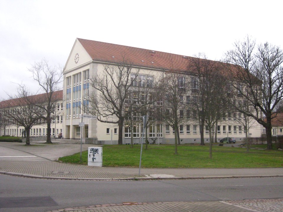 Lutherstraße 2