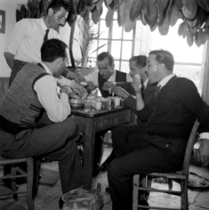 Lunch met het gerecht Qidreh, Bestanddeelnr 255-6523