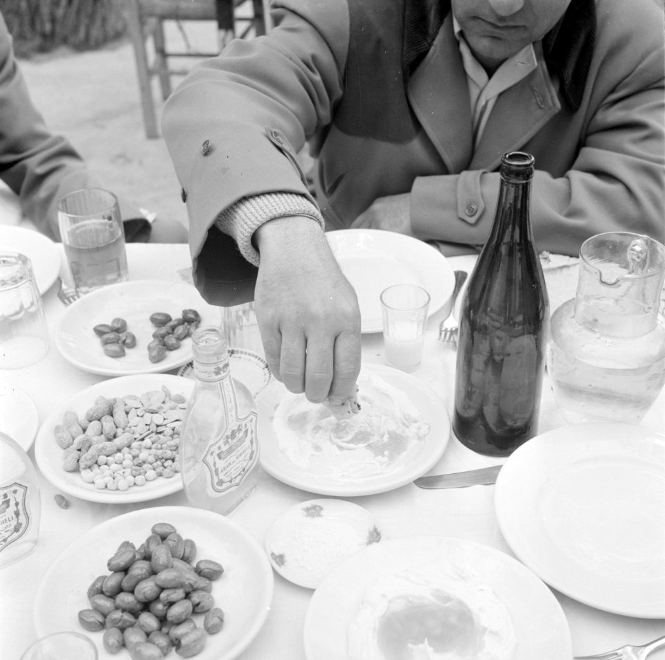 Lunch met het gerecht Meze, Bestanddeelnr 255-6518