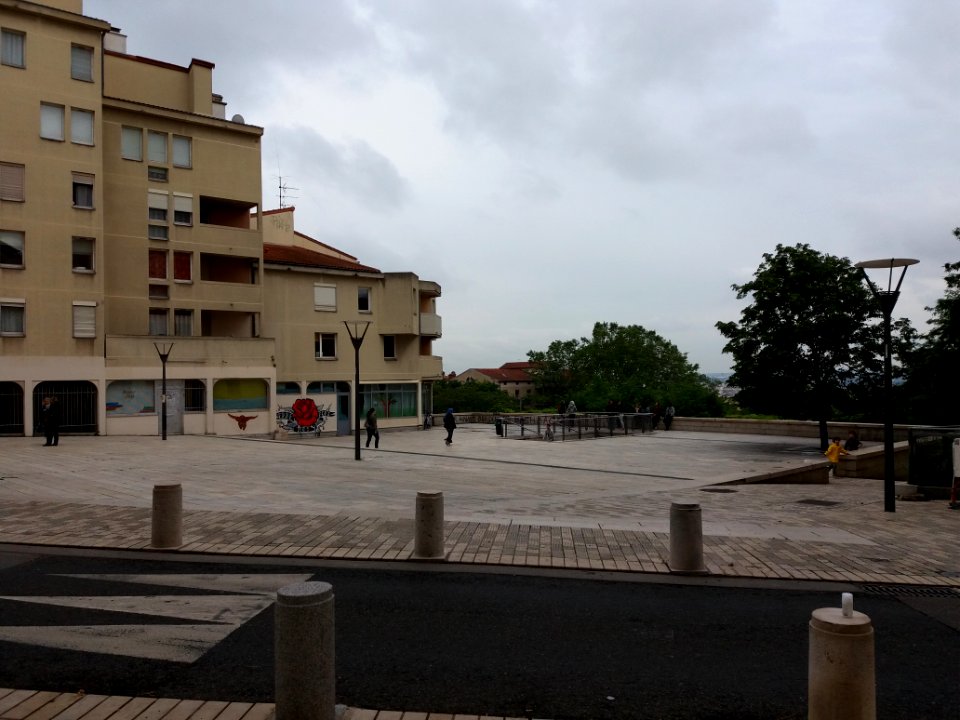 Lyon 1er - Esplanade de la Grande-Côte, depuis la rue du Bon Pasteur