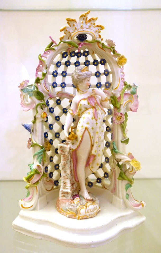 Luxure, unidentified, ceramic - Museo Nacional de Artes Decorativas - Madrid, Spain - DSC08324