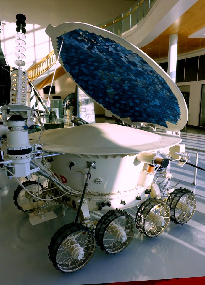Lunokhod 1 replica - Evergreen Aviation & Space Museum - McMinnville, Oregon - DSC00837