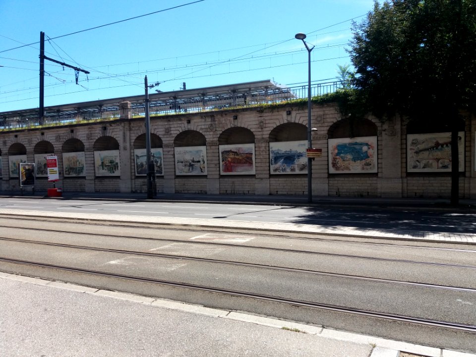 Lyon - Avenue Berthelot - La Fresque du centenaire - Côté ouest