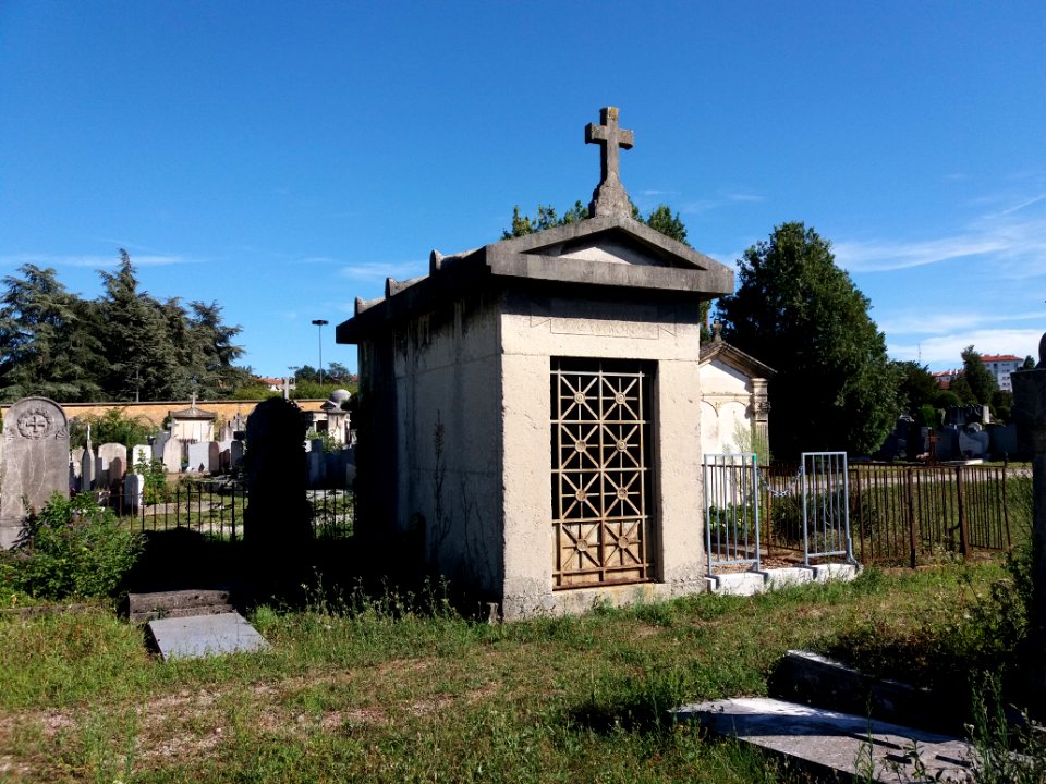 Lyon - Cimetière Loyasse - Chapelle de la famille Cambon