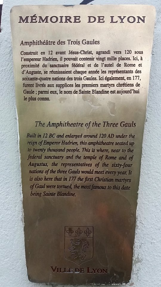Lyon - Amphithéâtre des Trois Gaules - Plaque Mémoire de Lyon