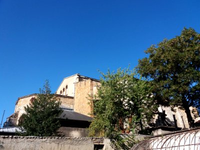 Lycée de Saint-Just de Lyon - Jardins ouest - Vue sur l'église Saint-Just des Macchabées et haut de l'ancienne serre