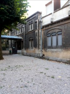 Lycée de Saint-Just de Lyon - Cour - Façade nord-ouest et verrière
