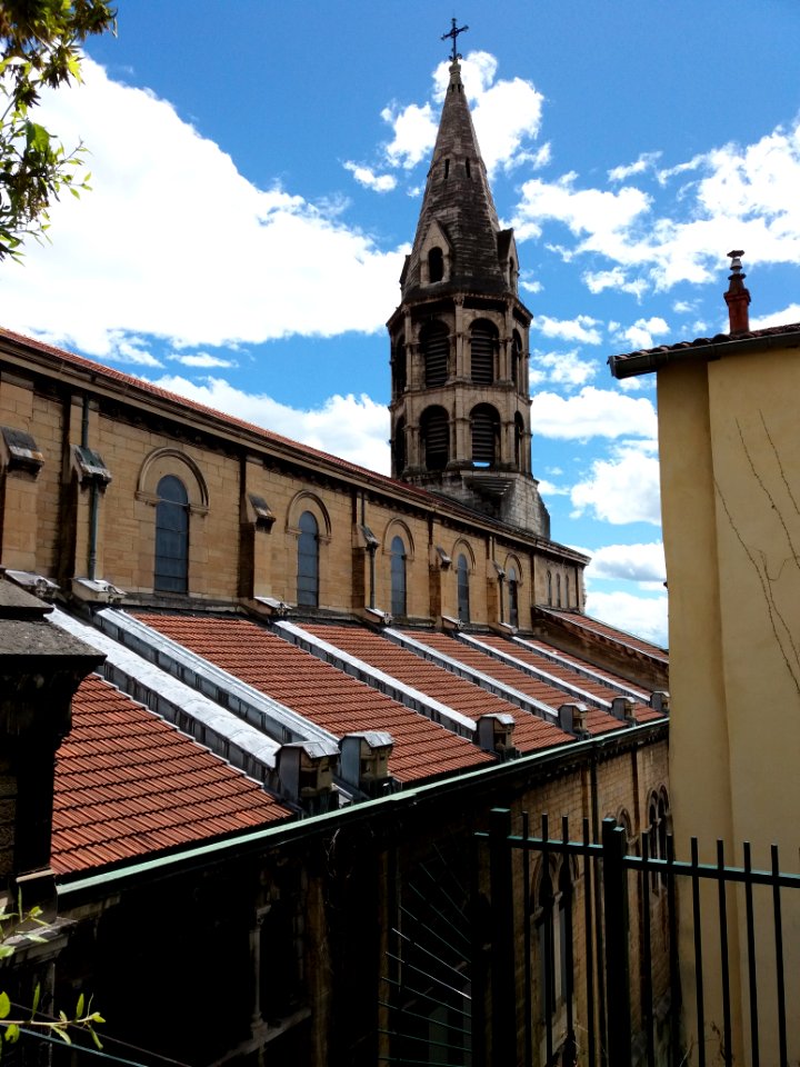 Lyon 1er - Église du Bon Pasteur, clocher depuis la rue du Bon Pasteur
